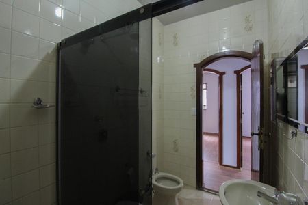 Casa para alugar com 320m², 6 quartos e 2 vagasCasa 2 - Banheiro Social