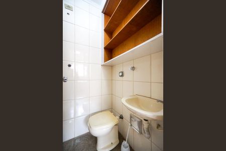 Apartamento à venda com 76m², 2 quartos e sem vaga Apartamento à venda com 76m², 2 quartos e sem vagaBanheiro de serviço