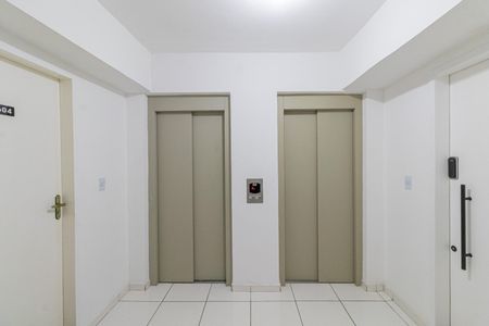 Apartamento para alugar com 55m², 2 quartos e 1 vaga Apartamento para alugar com 55m², 2 quartos e 1 vagaÁrea Comum - Elevador