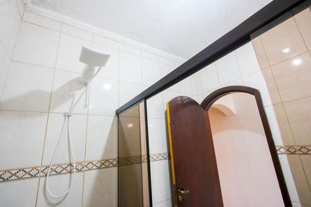 Casa à venda com 217m², 2 quartos e 3 vagasBanheiro social