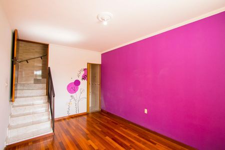 Casa à venda com 217m², 2 quartos e 3 vagasSuíte