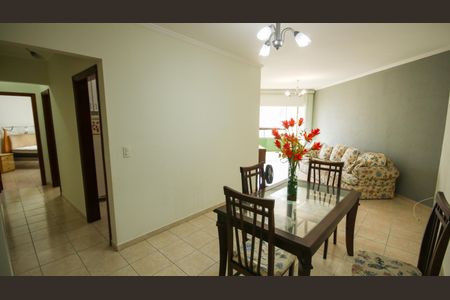 Sala de apartamento para alugar com 2 quartos, 101m² em Vila Tupi, Praia Grande