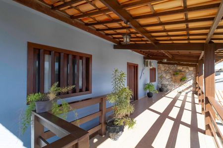 Casa à venda com 170m², 2 quartos e 2 vagasVaranda