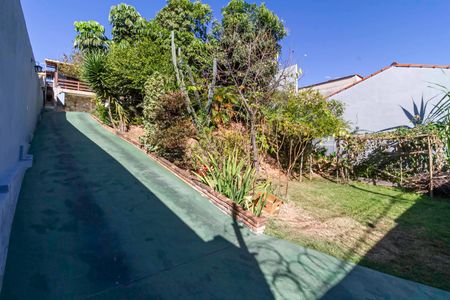 Casa à venda com 170m², 2 quartos e 2 vagasQuintal