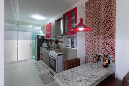 Casa à venda com 170m², 2 quartos e 2 vagasCozinha