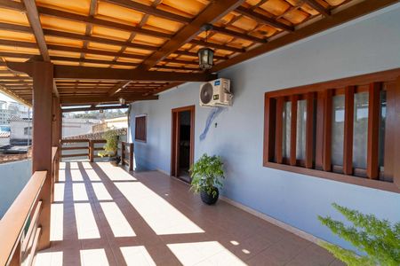 Casa à venda com 170m², 2 quartos e 2 vagasVaranda