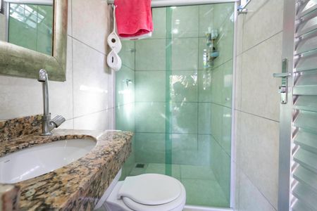 Casa à venda com 170m², 2 quartos e 2 vagasBanheiro social 2