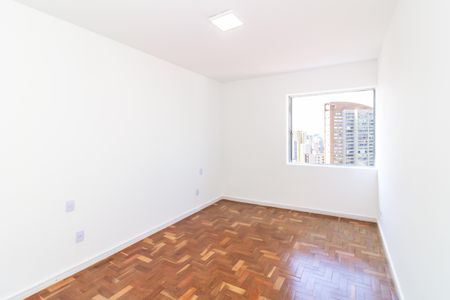 Apartamento para alugar com 81m², 2 quartos e 1 vagaSuíte