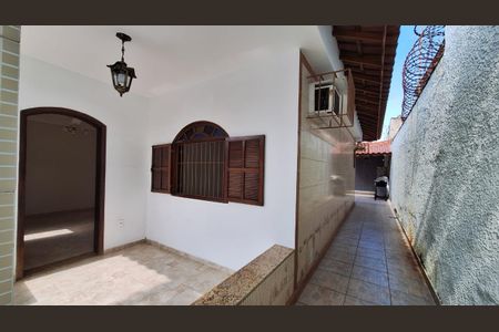 Casa para alugar com 100m², 3 quartos e 3 vagasQuintal