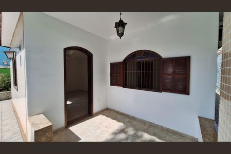 Entrada de casa para alugar com 3 quartos, 100m² em Centro, Duque de Caxias