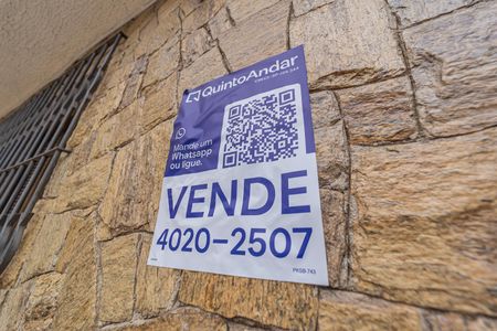 Casa à venda com 129m², 3 quartos e 5 vagas Casa à venda com 129m², 3 quartos e 5 vagasPlaca