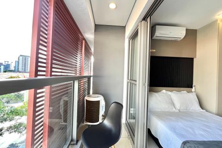 Varanda de kitnet/studio para alugar com 1 quarto, 24m² em Mirandópolis, São Paulo