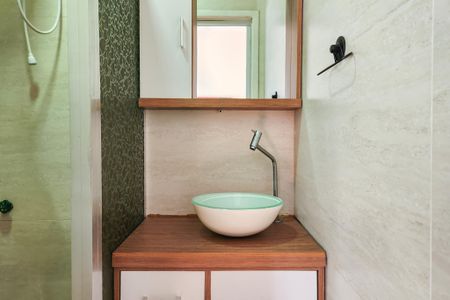 Banheiro  de apartamento para alugar com 1 quarto, 14m² em Botafogo, Rio de Janeiro