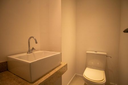 Lavabo de apartamento à venda com 4 quartos, 171m² em Barra da Tijuca, Rio de Janeiro