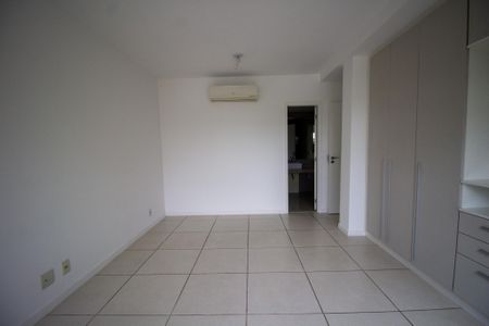 Apartamento à venda com 171m², 4 quartos e 3 vagas Apartamento à venda com 171m², 4 quartos e 3 vagasSuíte 1