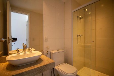 Apartamento à venda com 171m², 4 quartos e 3 vagas Apartamento à venda com 171m², 4 quartos e 3 vagasBanheiro da Suíte 3