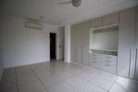 Apartamento à venda com 171m², 4 quartos e 3 vagas Apartamento à venda com 171m², 4 quartos e 3 vagasSuíte 1