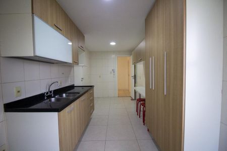 Apartamento à venda com 171m², 4 quartos e 3 vagas Apartamento à venda com 171m², 4 quartos e 3 vagasCozinha e Área de Serviço