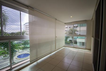 Apartamento à venda com 171m², 4 quartos e 3 vagas Apartamento à venda com 171m², 4 quartos e 3 vagasVaranda