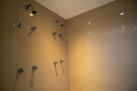 Apartamento à venda com 171m², 4 quartos e 3 vagas Apartamento à venda com 171m², 4 quartos e 3 vagasBanheiro da Suíte 1