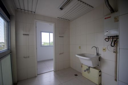 Apartamento à venda com 171m², 4 quartos e 3 vagas Apartamento à venda com 171m², 4 quartos e 3 vagasCozinha e Área de Serviço