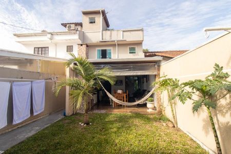 Casa para alugar com 255m², 3 quartos e 3 vagasQuintal