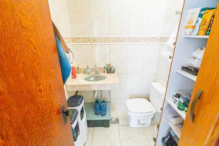 Casa de condomínio à venda com 80m², 3 quartos e 1 vaga Casa de condomínio à venda com 80m², 3 quartos e 1 vagaBanheiro social