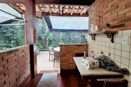 Casa de condomínio à venda com 320m², 4 quartos e 2 vagas Casa de condomínio à venda com 320m², 4 quartos e 2 vagasCopa