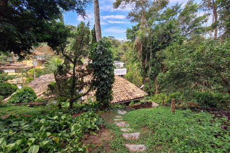 Casa de condomínio à venda com 320m², 4 quartos e 2 vagas Casa de condomínio à venda com 320m², 4 quartos e 2 vagasQuintal