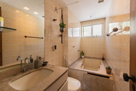 Apartamento à venda com 94m², 3 quartos e 1 vagaBanheiro Suite