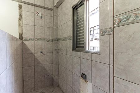 Banheiro de kitnet/studio para alugar com 1 quarto, 42m² em República, São Paulo