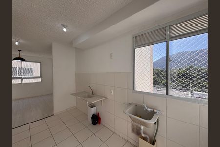 Apartamento para alugar com 42m², 2 quartos e 1 vaga Apartamento para alugar com 42m², 2 quartos e 1 vagaCozinha e Área de Serviço