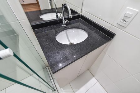 Banheiro de kitnet/studio para alugar com 1 quarto, 27m² em Vila Dom Pedro I, São Paulo