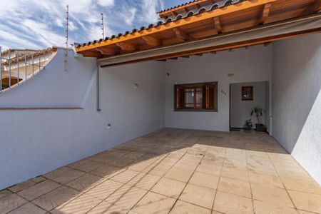 Casa à venda com 170m², 2 quartos e 2 vagas Casa à venda com 170m², 2 quartos e 2 vagasGaragem