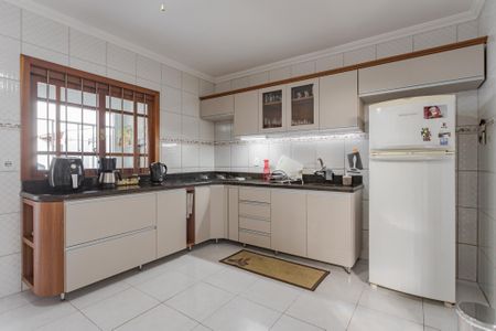 Casa à venda com 170m², 2 quartos e 2 vagas Casa à venda com 170m², 2 quartos e 2 vagasCozinha