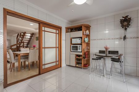 Casa à venda com 170m², 2 quartos e 2 vagas Casa à venda com 170m², 2 quartos e 2 vagasCozinha