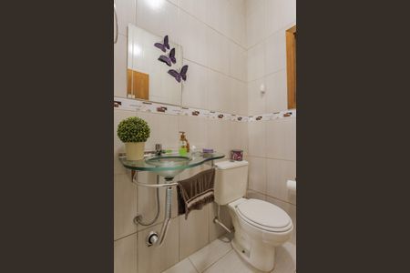 Casa à venda com 170m², 2 quartos e 2 vagas Casa à venda com 170m², 2 quartos e 2 vagasLavabo