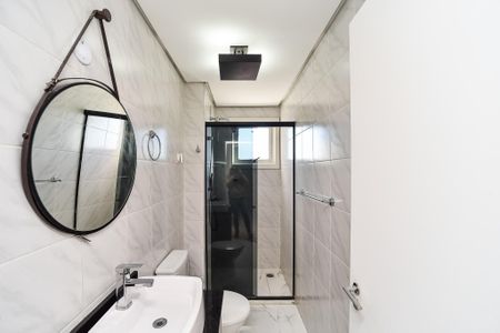 Banheiro Social de apartamento à venda com 3 quartos, 164m² em Passo da Areia, Porto Alegre