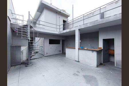 Casa à venda com 223m², 3 quartos e 5 vagasQuintal