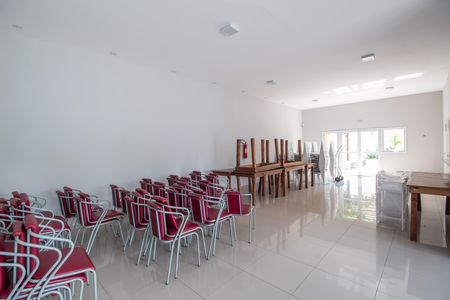 Apartamento para alugar com 49m², 2 quartos e 1 vaga Apartamento para alugar com 49m², 2 quartos e 1 vagaÁrea comum - Salão de festas