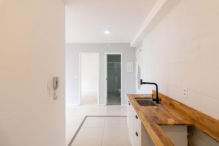 Sala - Cozinha de apartamento para alugar com 2 quartos, 36m² em Jardim Ester Yolanda, São Paulo