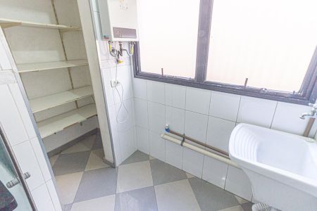 Apartamento à venda com 69m², 3 quartos e 1 vagaÁrea de Serviço