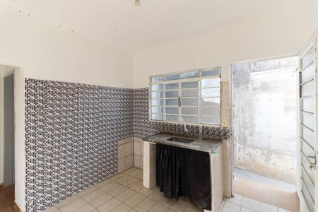 Cozinha de casa para alugar com 1 quarto, 25m² em Jardim Maria Estela, São Paulo