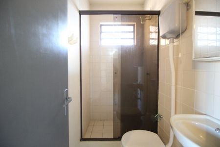Banheiro de apartamento para alugar com 1 quarto, 44m² em Morro Santana, Porto Alegre