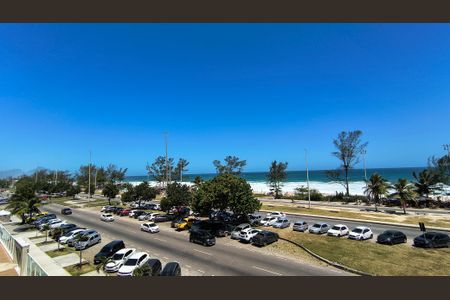 Apartamento à venda com 200m², 3 quartos e 3 vagas Apartamento à venda com 200m², 3 quartos e 3 vagasVaranda