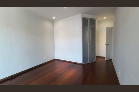 Apartamento à venda com 200m², 3 quartos e 3 vagas Apartamento à venda com 200m², 3 quartos e 3 vagasSuíte 2