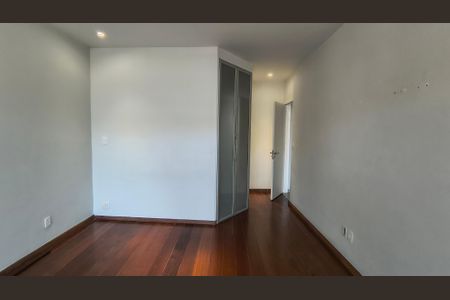Apartamento à venda com 200m², 3 quartos e 3 vagas Apartamento à venda com 200m², 3 quartos e 3 vagasSuíte 2