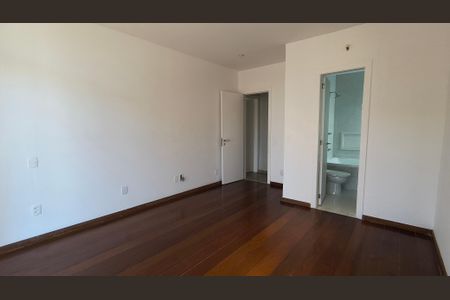 Apartamento à venda com 200m², 3 quartos e 3 vagas Apartamento à venda com 200m², 3 quartos e 3 vagasSuíte 1