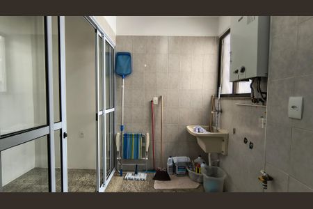 Apartamento à venda com 200m², 3 quartos e 3 vagas Apartamento à venda com 200m², 3 quartos e 3 vagasÁrea de Serviço