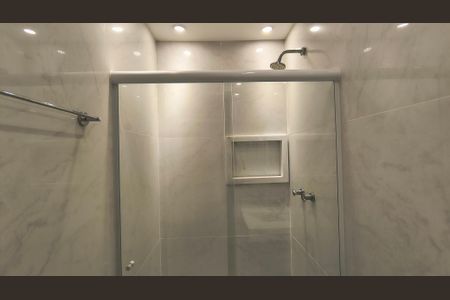 Apartamento à venda com 200m², 3 quartos e 3 vagas Apartamento à venda com 200m², 3 quartos e 3 vagasBanheiro da Suíte 3